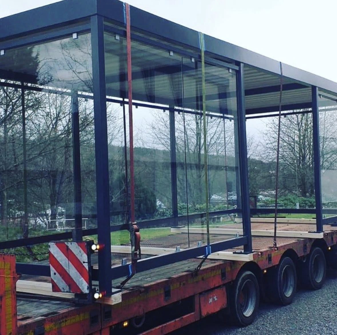 Rookoverkappingen gereed voor poedercoating 3 Rookoverkapping van 6 x 2 meter gereed voor transport naar de klant